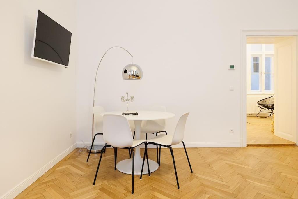 Franz 21 - Typical Viennese Apartment In The Heart Of Vídeň Exteriér fotografie