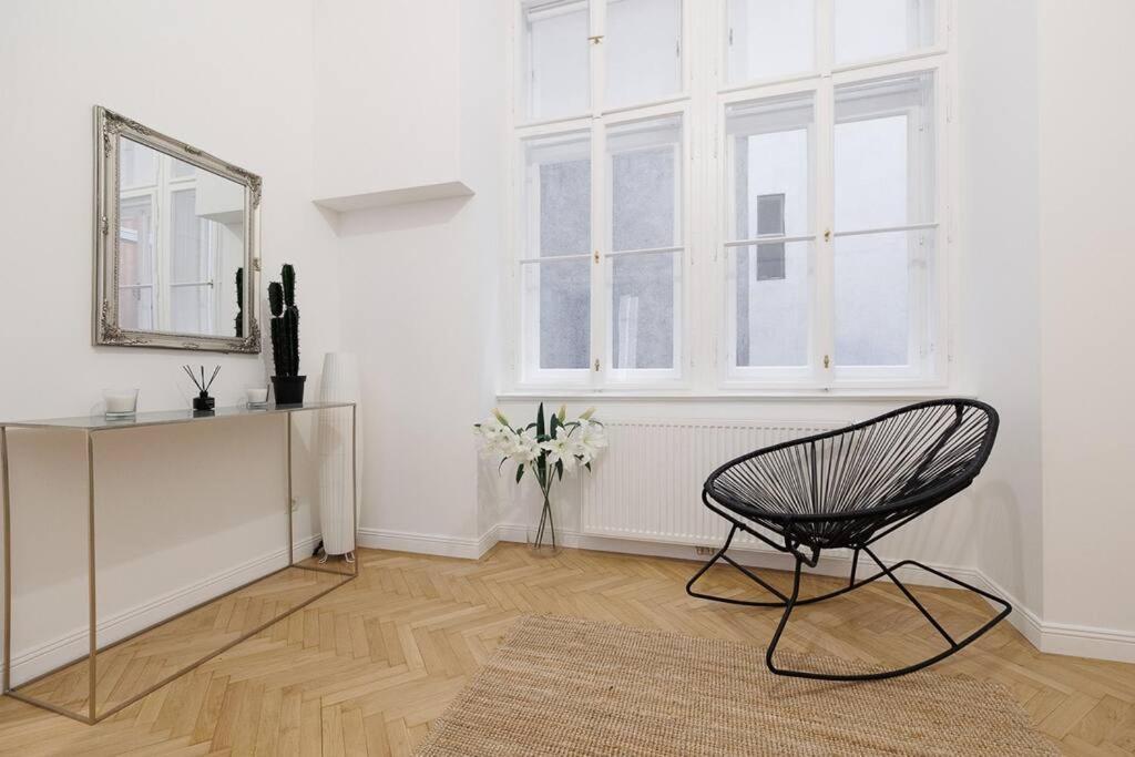 Franz 21 - Typical Viennese Apartment In The Heart Of Vídeň Exteriér fotografie